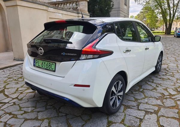 Nissan Leaf cena 77500 przebieg: 15000, rok produkcji 2020 z Leszno małe 254